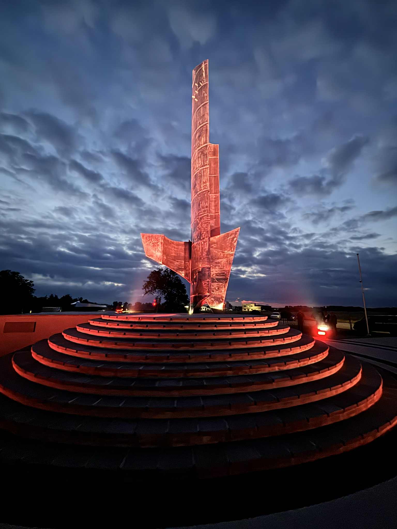 2 pomnik