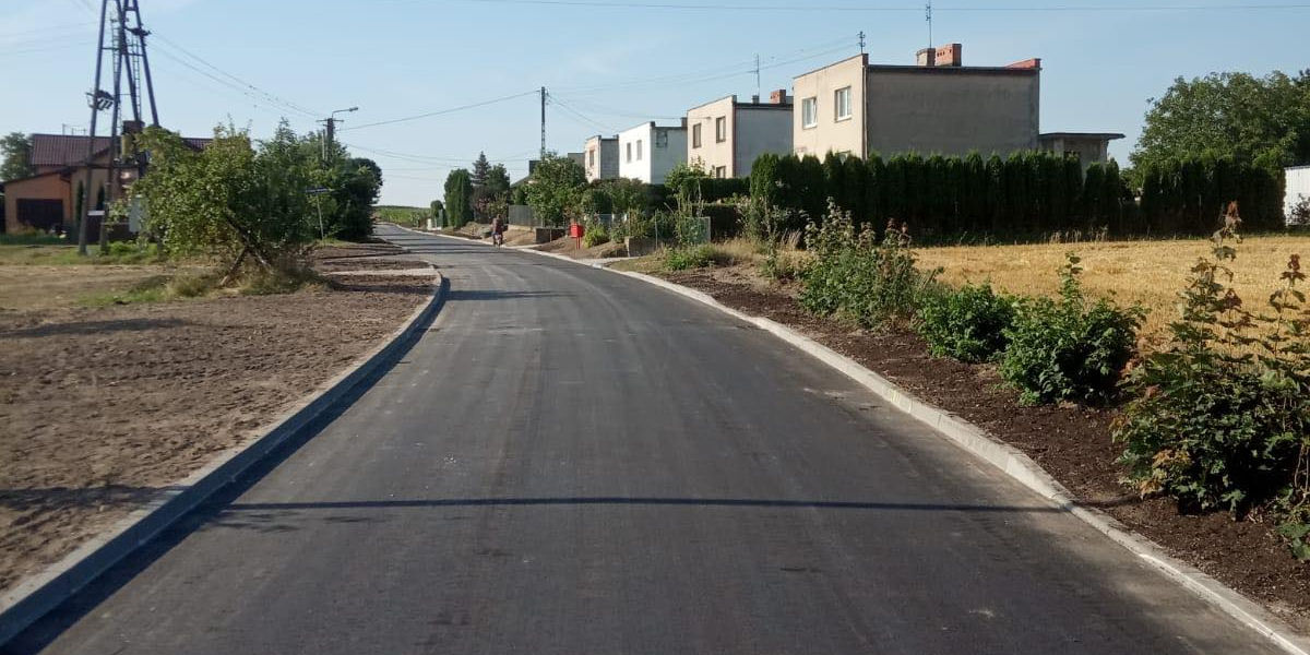Zakończono przebudowę ulicy Kościelnej w Mąkowarsku !